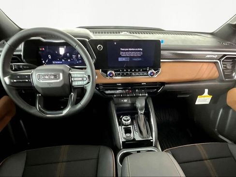 New 2026 GMC Canyon AT4 w/ Off-Road Front Bumper Package AWD/4WD image 6
