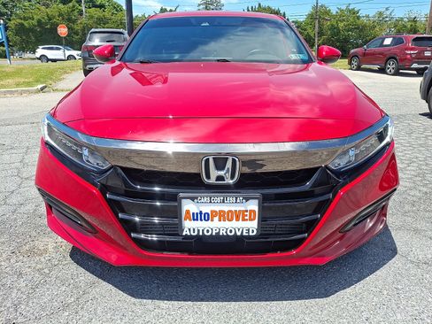 Used 2018 Honda Accord Sport image 2