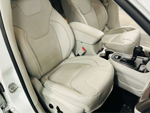Certified 2021 Jeep Cherokee Latitude Lux AWD/4WD image 23