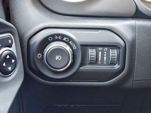 Used 2020 Jeep Wrangler Sport AWD/4WD image 29