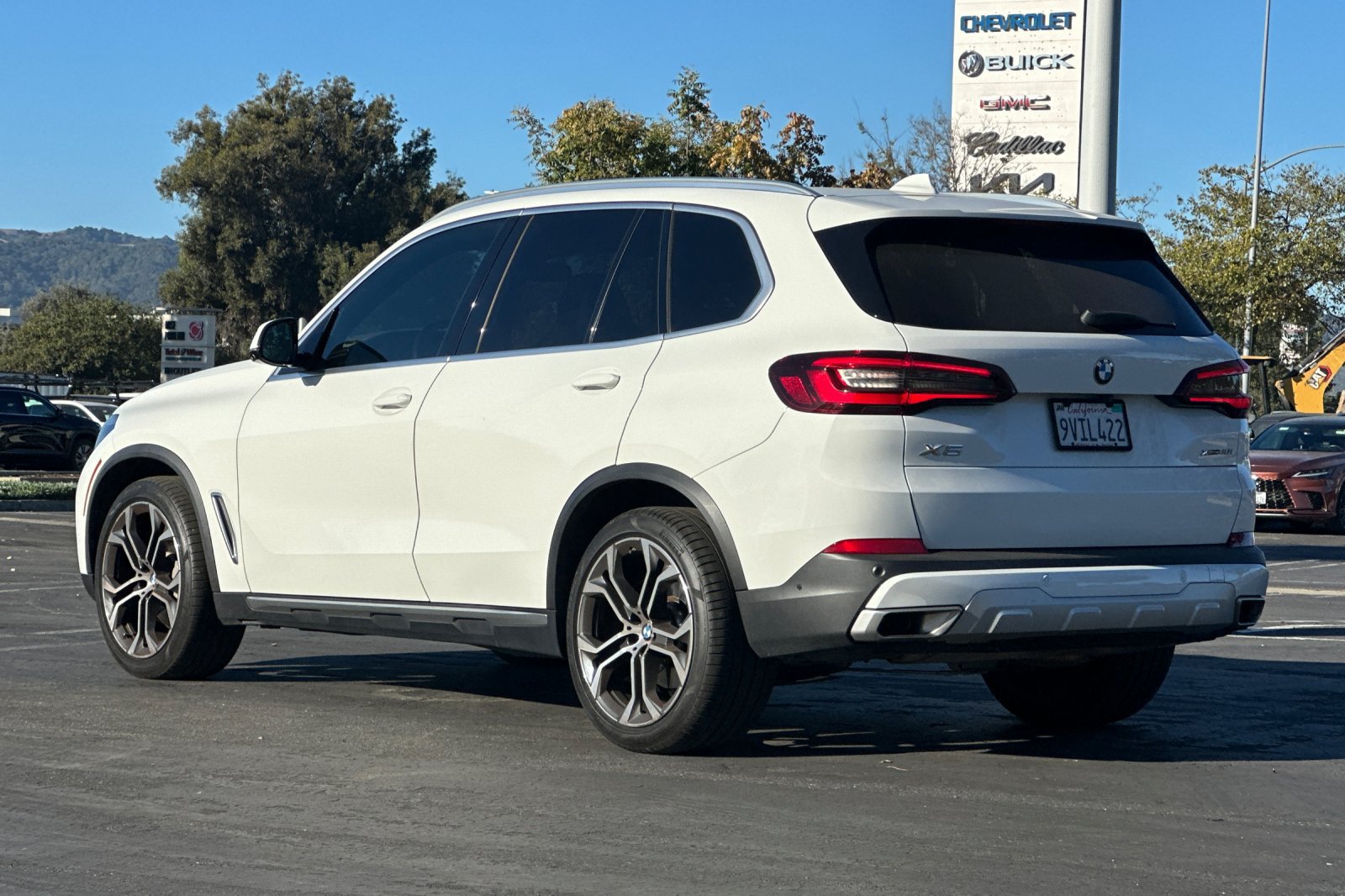 Used 2023 BMW X5 xDrive40i w/ Premium Package AWD/4WD image 6