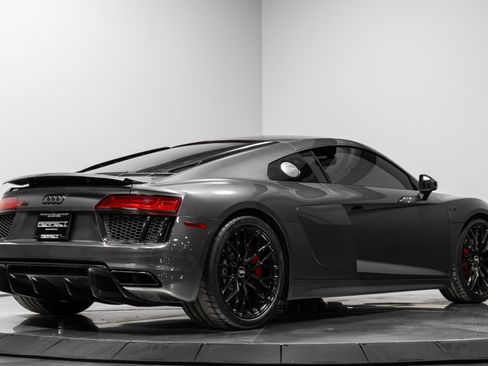 Used 2018 Audi R8 V10 w/ Premium Package image 13