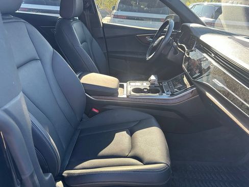 Used 2021 Audi Q8 Premium Plus w/ Premium Plus Package AWD/4WD image 4