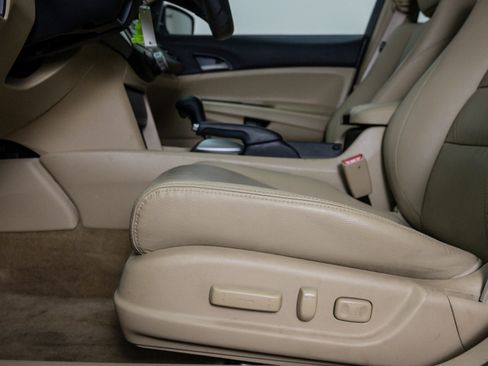 Used 2011 Honda Accord SE image 18