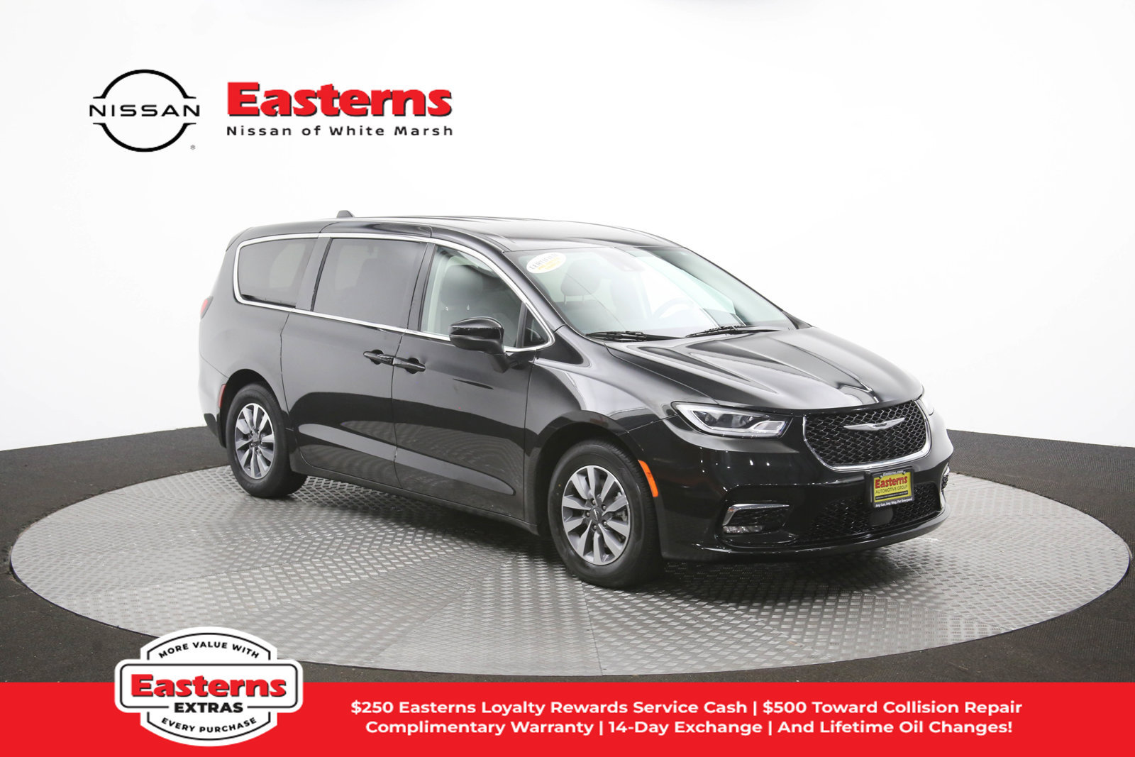 Used 2023 Chrysler Pacifica Touring-L FWD image 51