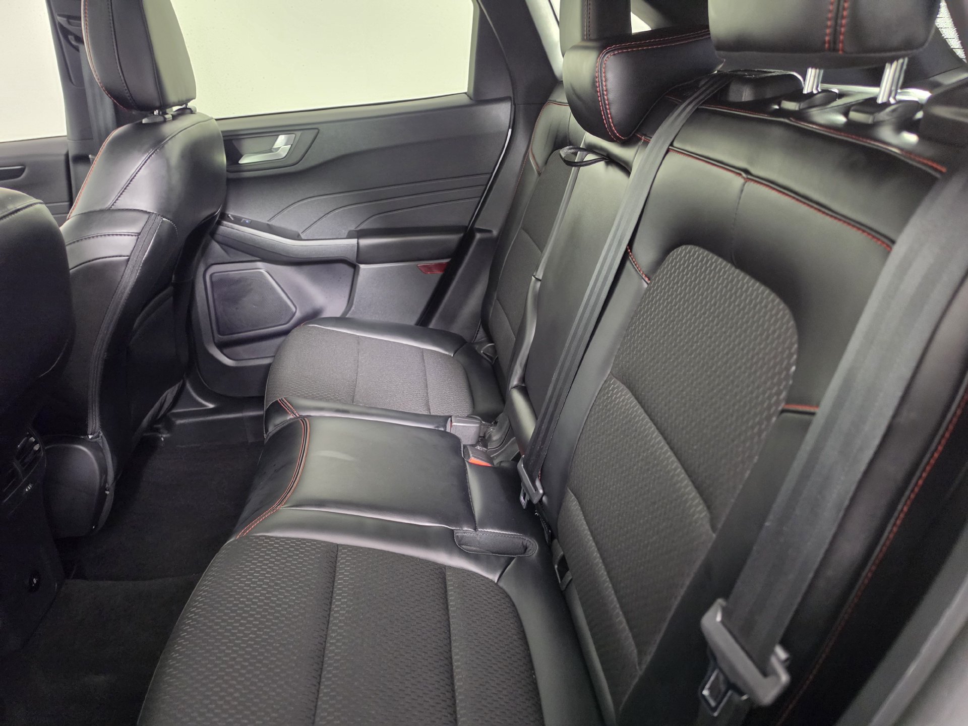 Used 2025 Ford Escape ST-Line w/ Equipment Group 301A FWD image 24