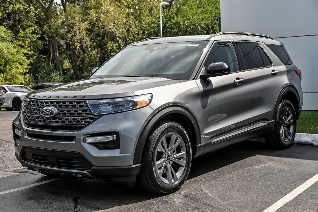 Certified 2024 Ford Explorer XLT w/ Equipment Group 202A AWD/4WD image 5
