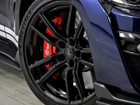 Used 2020 Ford Mustang Shelby GT500 w/ Technology Package RWD image 3