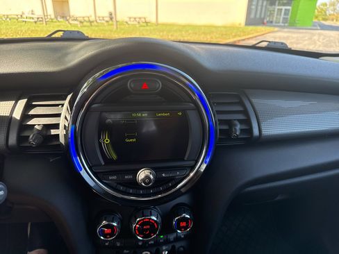 Used 2017 MINI Cooper 4-Door Hardtop image 16