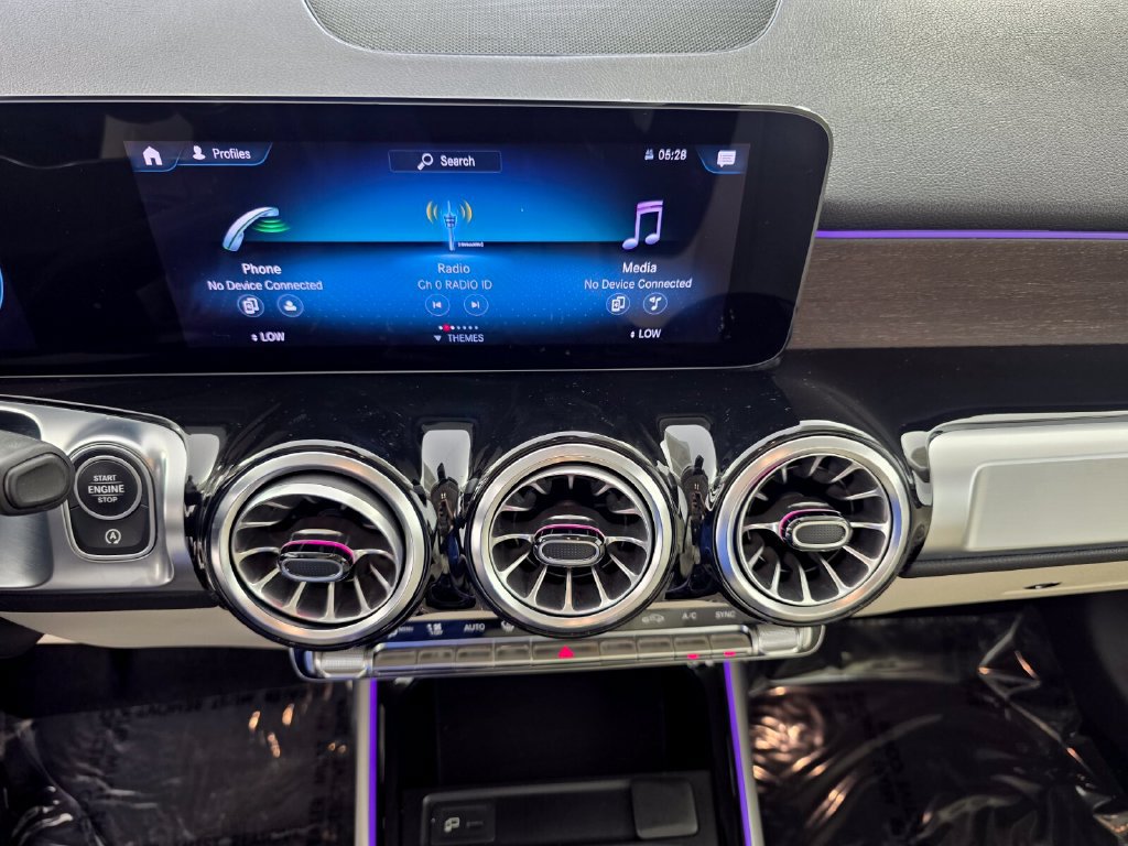 Certified 2023 Mercedes-Benz GLB 250 image 23