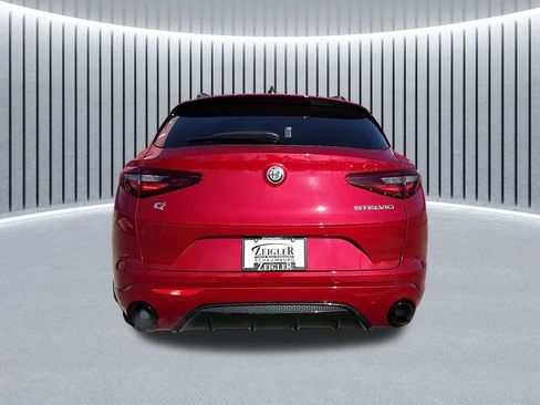 Used 2023 Alfa Romeo Stelvio Veloce image 4