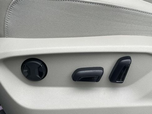 New 2026 Volkswagen Atlas SE FWD image 20