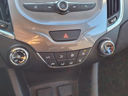 Used 2016 Chevrolet Cruze LT image 17