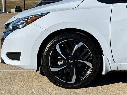 Certified 2024 Nissan Versa SR w/ Trunk Package image 7