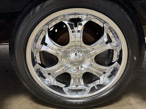 Used 1987 GMC Suburban 2WD image 9