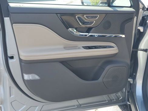 Certified 2023 Lincoln Corsair FWD image 8