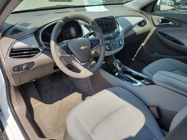 Used 2025 Chevrolet Malibu LT FWD image 19
