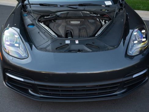 Certified 2017 Porsche Panamera image 36