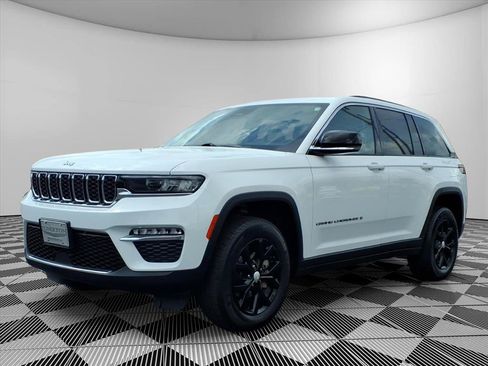 Certified 2023 Jeep Grand Cherokee Limited AWD/4WD image 23