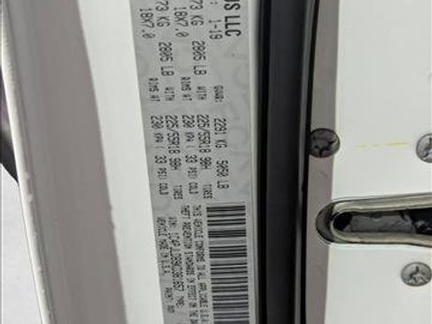 Used 2019 Jeep Cherokee Limited image 25