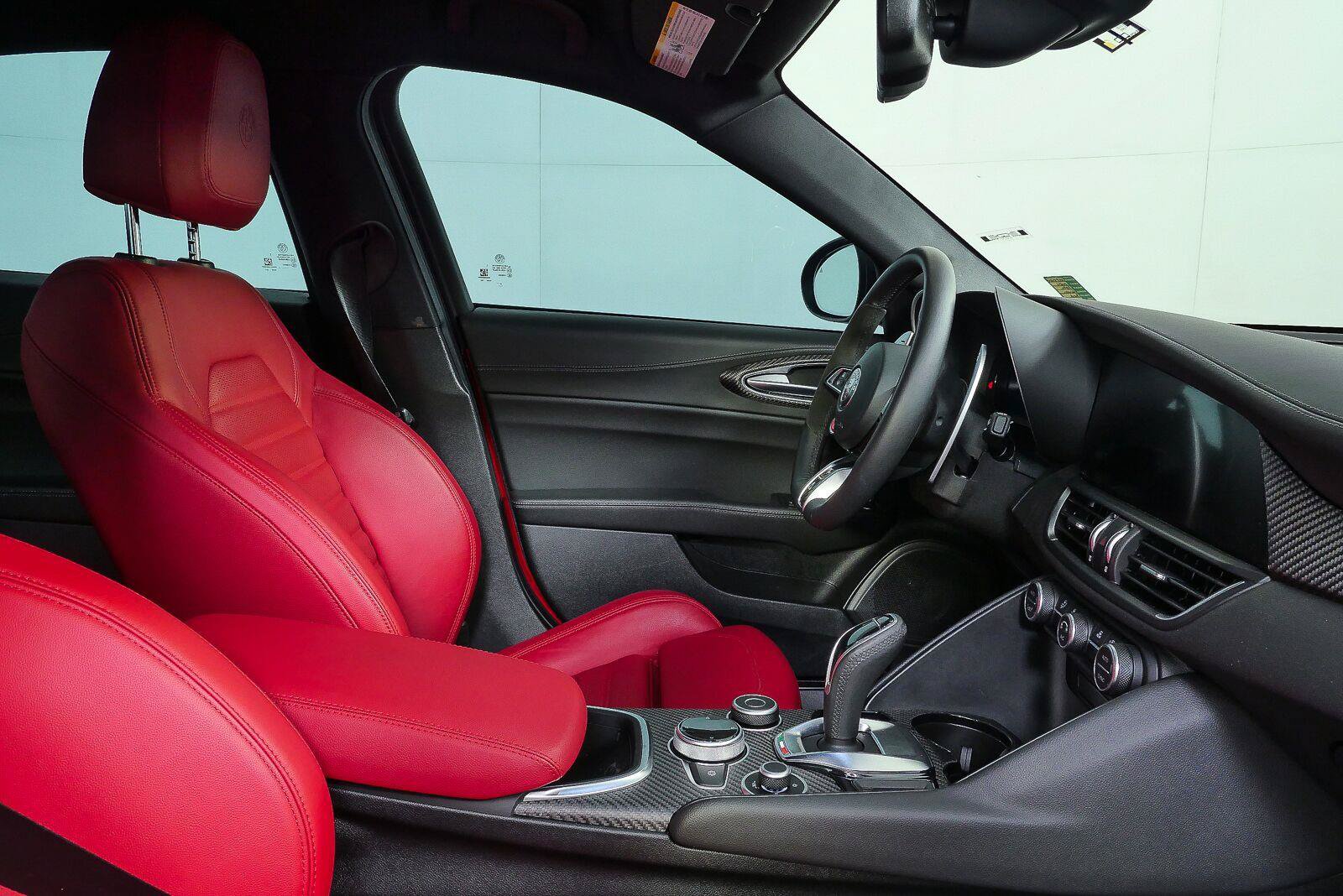 Used 2024 Alfa Romeo Giulia Quadrifoglio RWD image 20