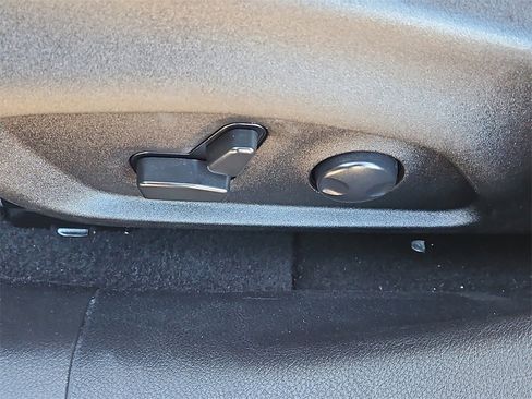 Used 2022 Jeep Renegade Latitude w/ Convenience Group image 22