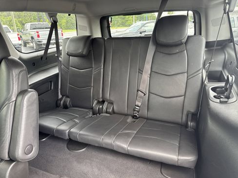 Used 2020 Cadillac Escalade ESV Luxury RWD image 22