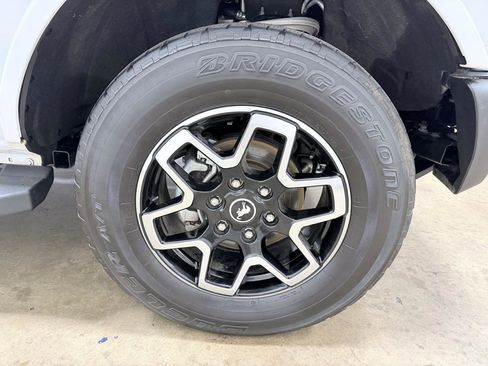 Used 2023 Ford Bronco Outer Banks AWD/4WD image 11