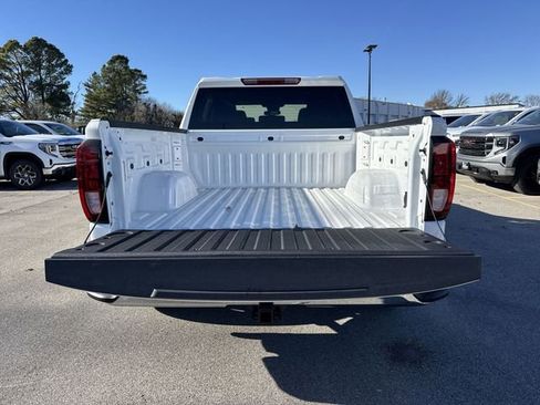New 2026 GMC Sierra 1500 SLE image 23