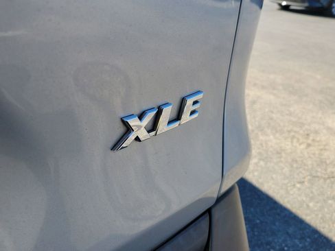 Used 2021 Toyota RAV4 XLE image 7