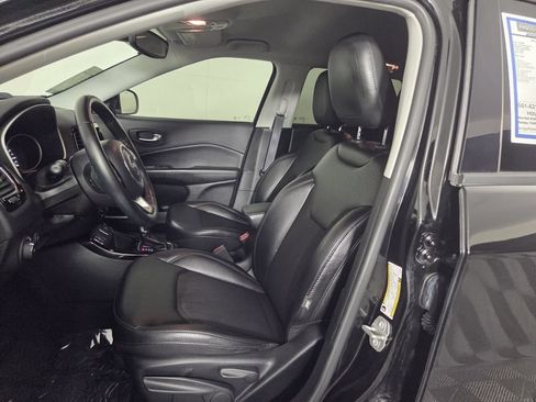 Used 2020 Jeep Compass Latitude FWD image 10