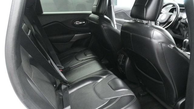 Used 2019 Jeep Cherokee Limited w/ Trailer Tow Group AWD/4WD image 13