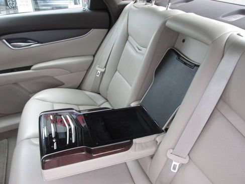 Used 2015 Cadillac XTS Limousine FWD image 46