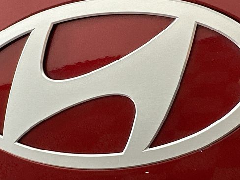 Used 2024 Hyundai Elantra Limited image 10