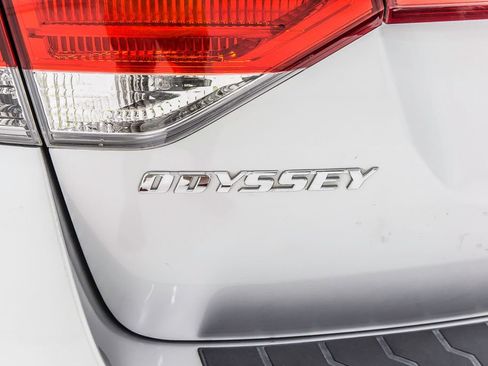 Used 2015 Honda Odyssey Touring Elite image 5