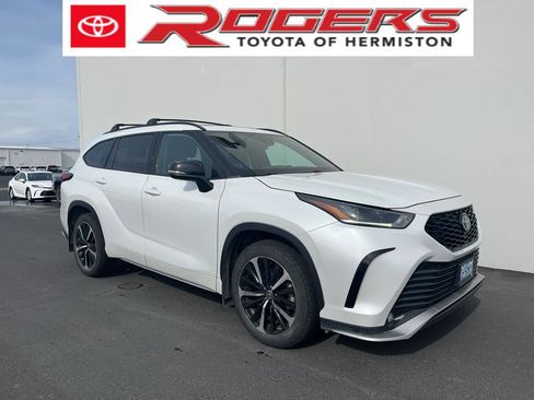 Used 2022 Toyota Highlander XSE AWD/4WD image 1