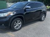 Used 2015 Toyota Highlander XLE image 2