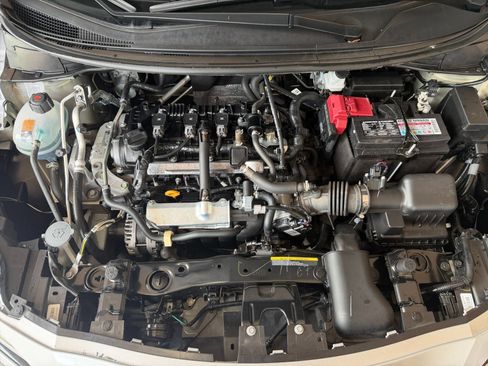 Used 2025 Nissan Versa SV FWD image 27