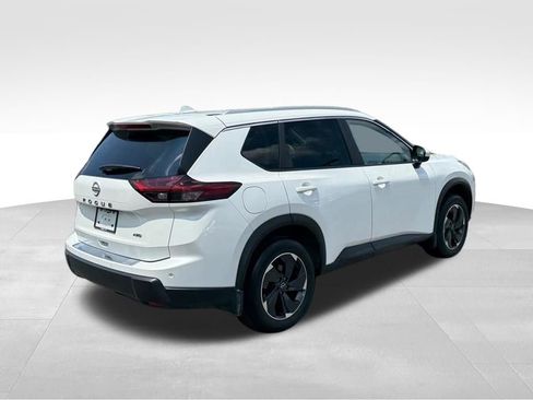 Used 2025 Nissan Rogue SV w/ SV Premium Package AWD/4WD image 7