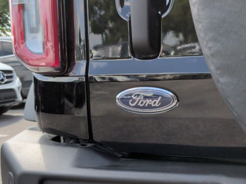 Used 2025 Ford Bronco Outer Banks AWD/4WD image 12