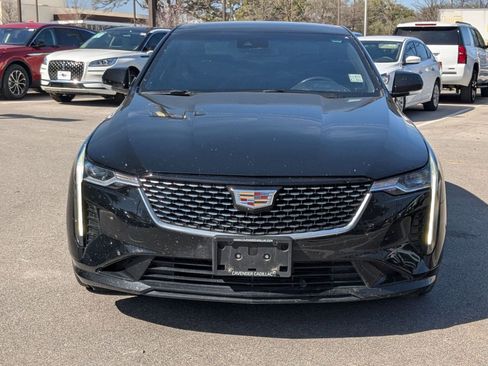 Used 2023 Cadillac CT4 Luxury w/ Cold Weather Package image 8