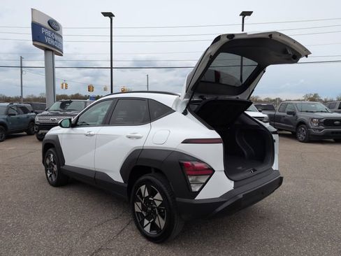 Used 2024 Hyundai Kona SEL AWD/4WD image 17