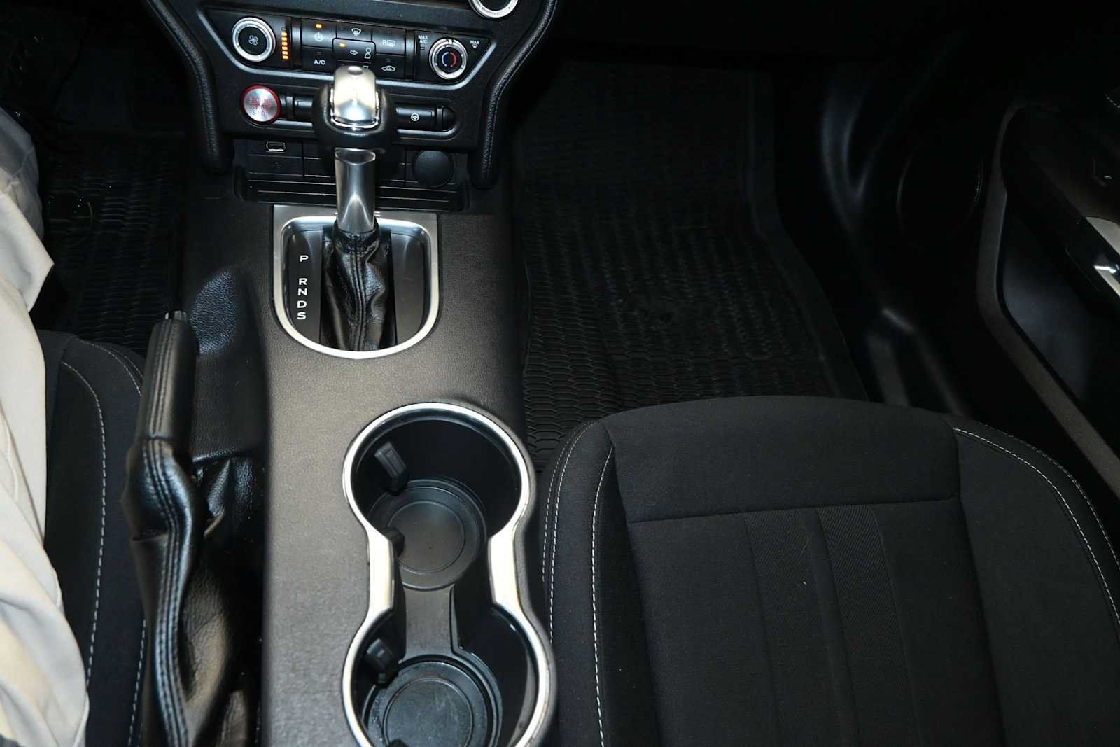Used 2020 Ford Mustang Coupe RWD image 22