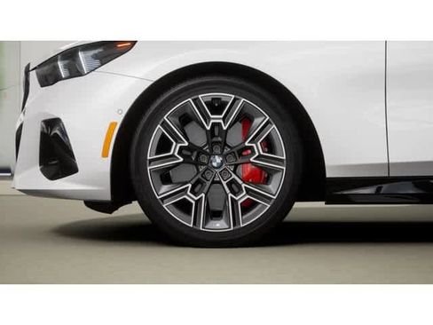 New 2026 BMW 540i xDrive w/ M Sport Package image 7