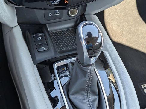 Used 2022 Nissan Rogue Sport SL image 25