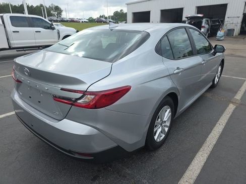 Used 2025 Toyota Camry LE FWD image 7