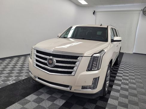 Used 2015 Cadillac Escalade ESV Premium image 15