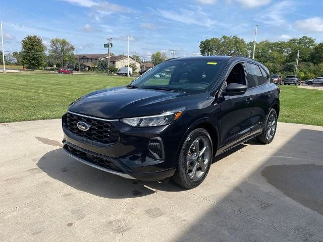 Certified 2023 Ford Escape ST-Line w/ Tech Pack #1 AWD/4WD image 2