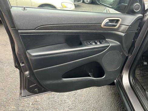 Used 2015 Jeep Grand Cherokee Laredo w/ Quick Order Package 23E image 22