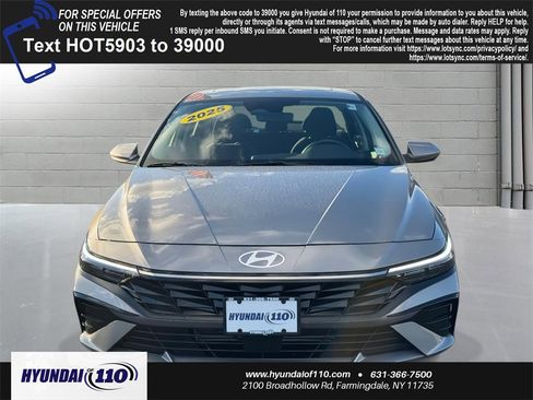 Used 2025 Hyundai Elantra SEL image 2